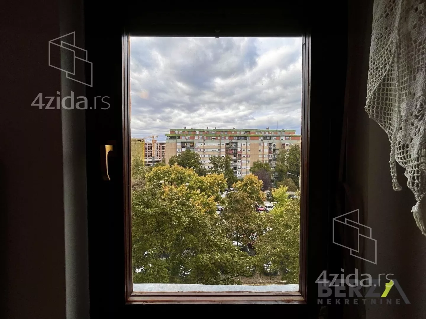 Troiposoban stan | 4zida