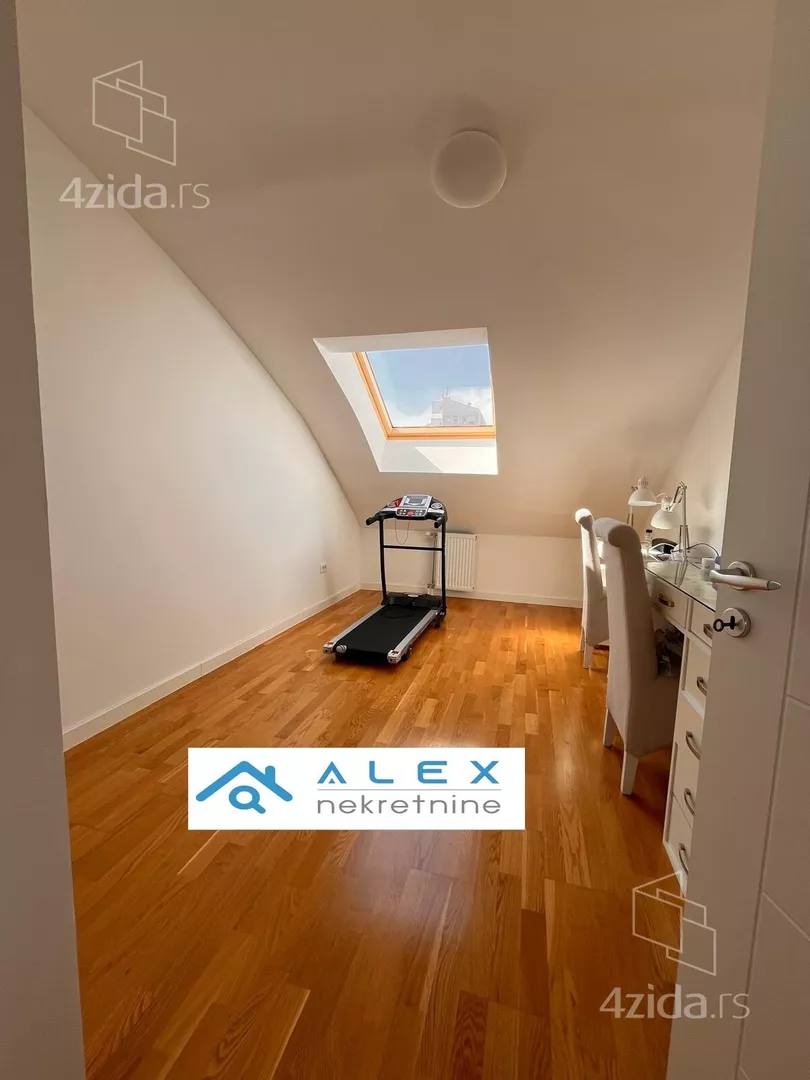 Petosoban stan | 4zida