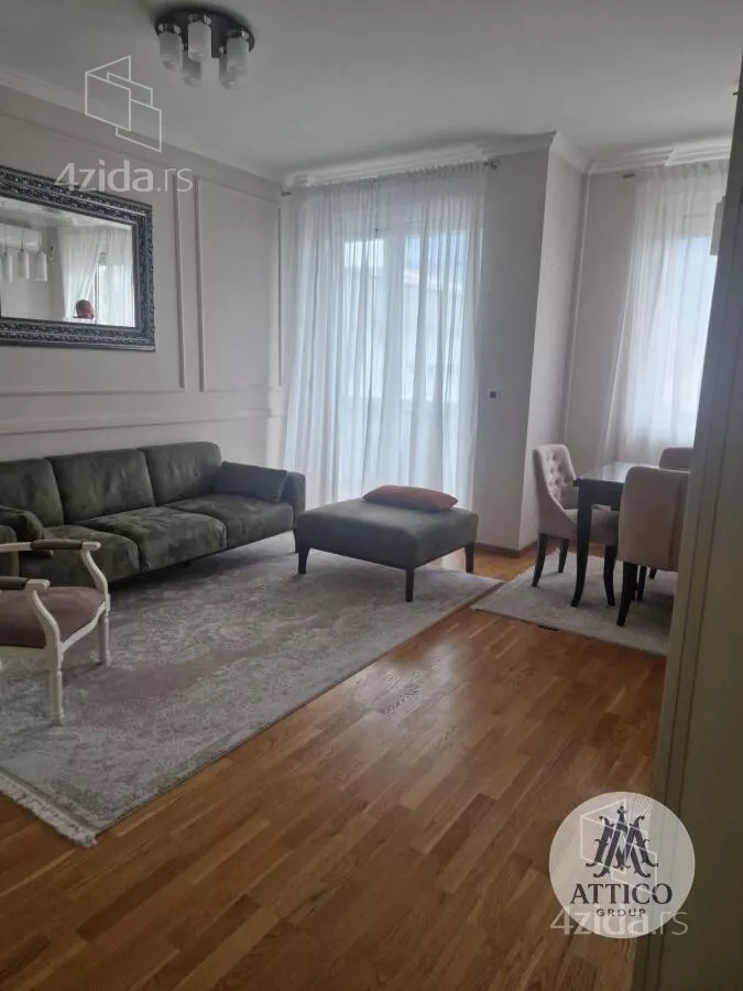 Troiposoban stan | 4zida