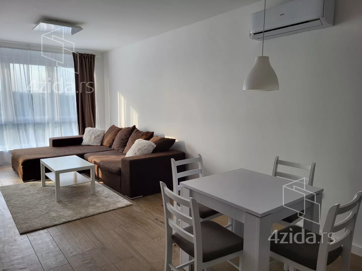 Jednoiposoban stan | 4zida