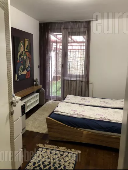 CRVENI KRST | 4zida.rs