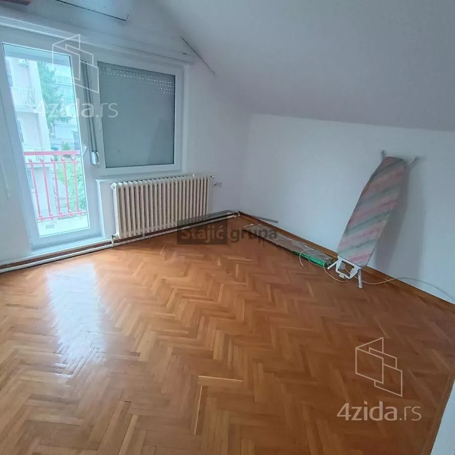 Četvoroiposoban stan | 4zida