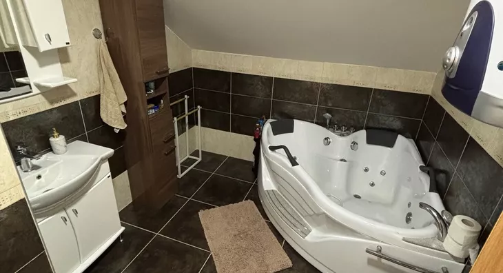 Šestosoban stan | 4zida