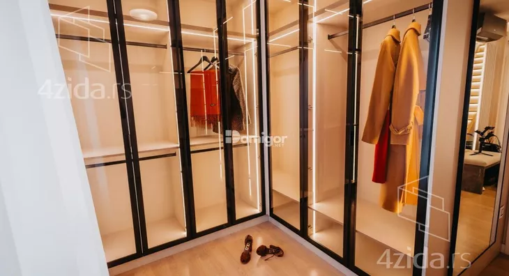 Petosoban stan | 4zida