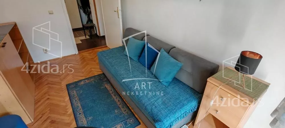 Šestosoban stan | 4zida