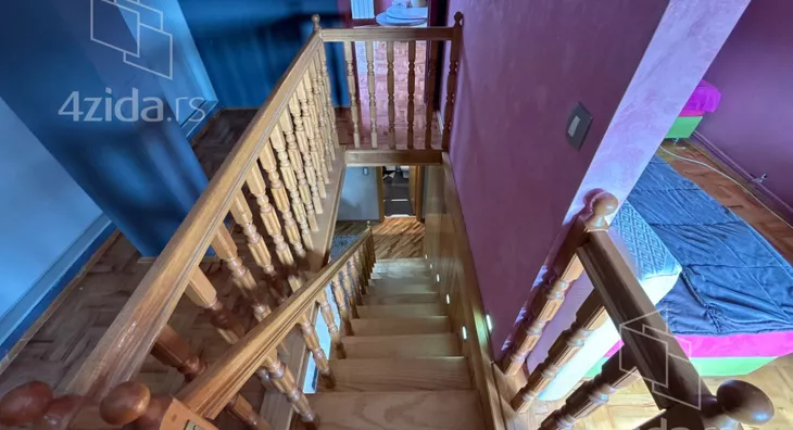 Četvoroiposoban stan | 4zida