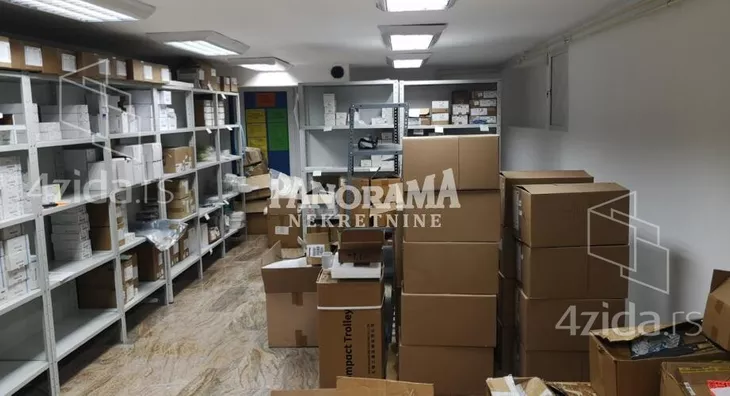 Poslovna zgrada | 4zida