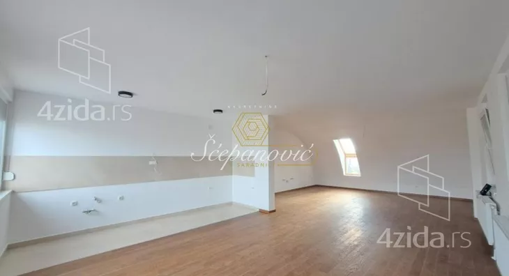 Šestosoban stan | 4zida