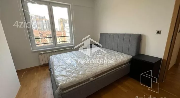 Četvoroiposoban stan | 4zida