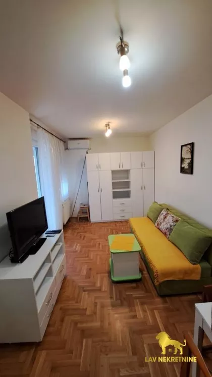 RUMENAČKA | 4zida.rs