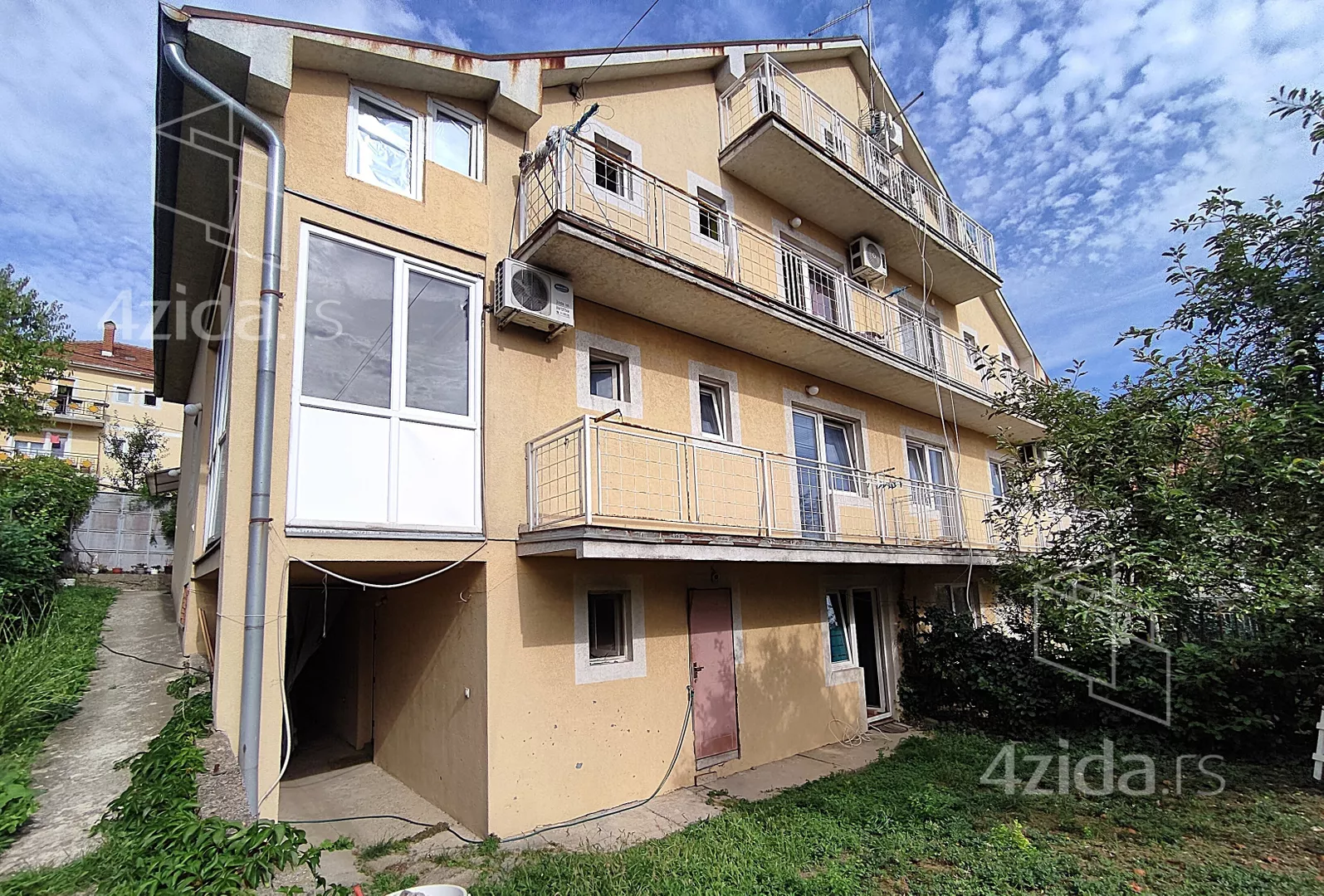 Troiposoban stan | 4zida