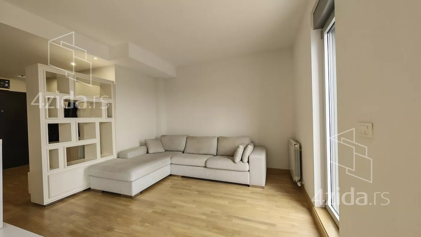 Četvoroiposoban stan | 4zida