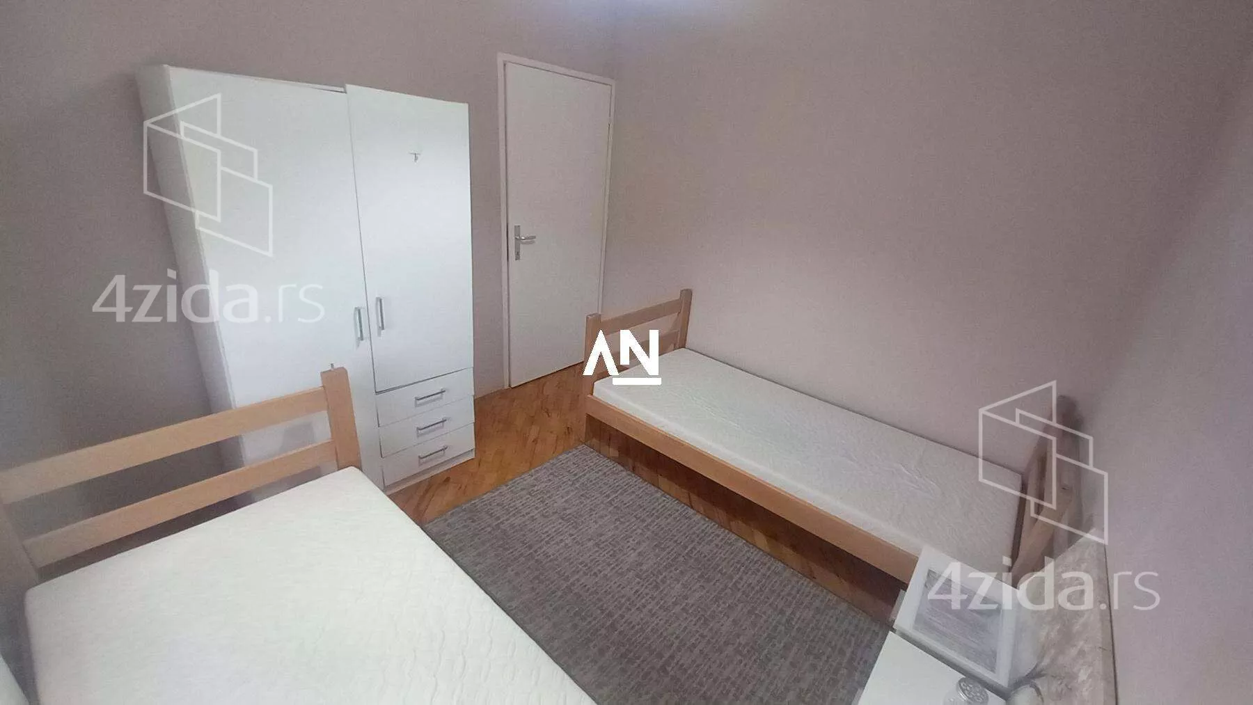 Petosoban stan | 4zida