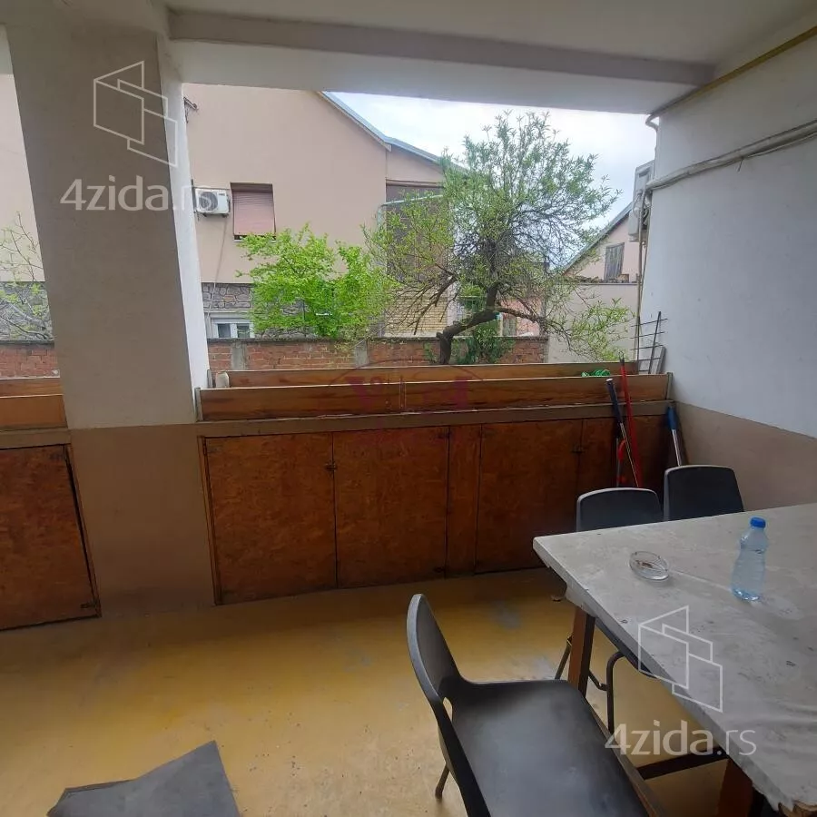 Troiposoban stan | 4zida