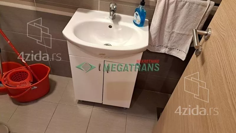 Četvoroiposoban stan | 4zida