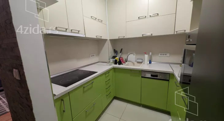 Šestosoban stan | 4zida