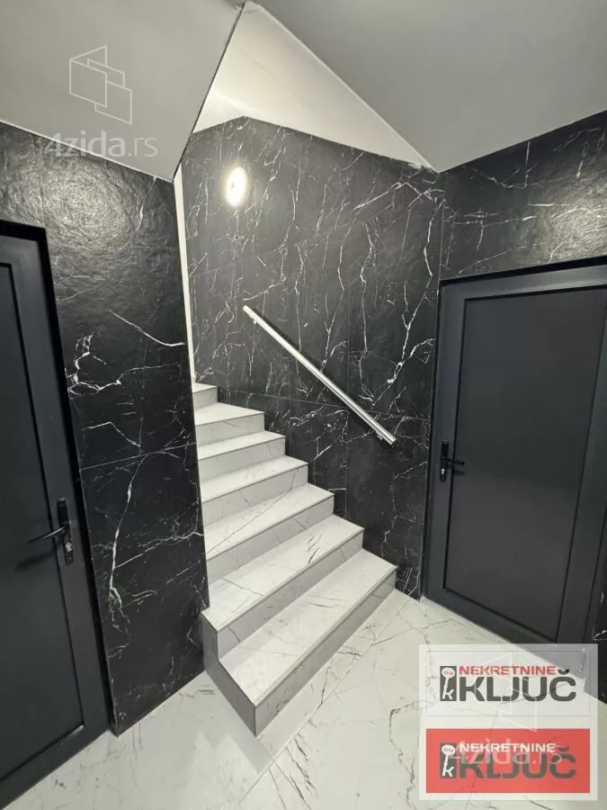 Četvoroiposoban stan | 4zida