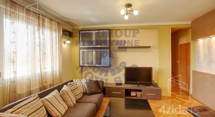 Četvoroiposoban stan | 4zida