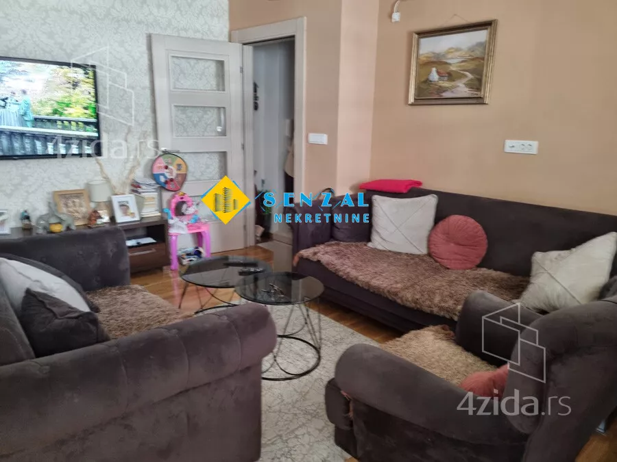 Petosoban stan | 4zida