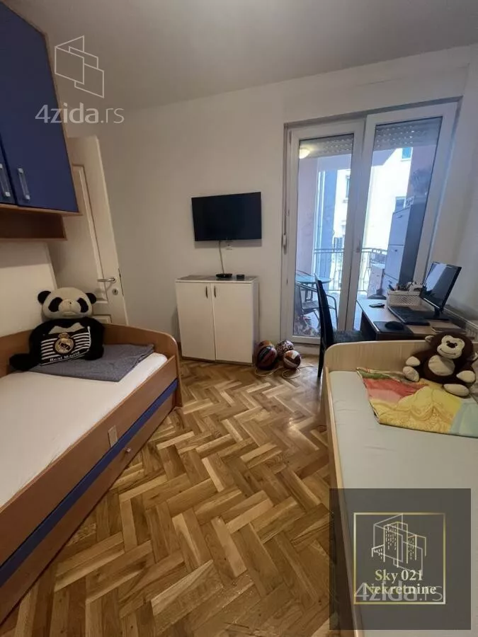 Dvoiposoban stan | 4zida