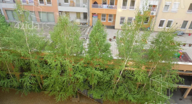 Četvoroiposoban stan | 4zida