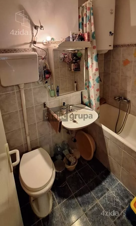 Troiposoban stan | 4zida