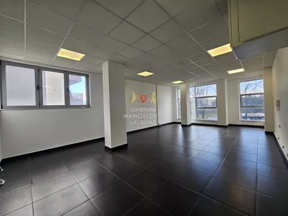 Trg Kosturnica | 4zida.rs