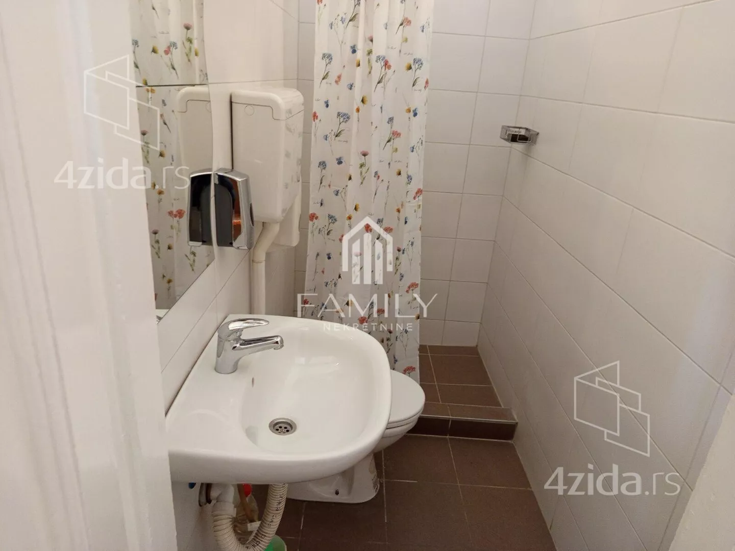 Četvoroiposoban stan | 4zida