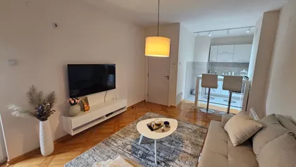 Jesenjinova | 4zida.rs