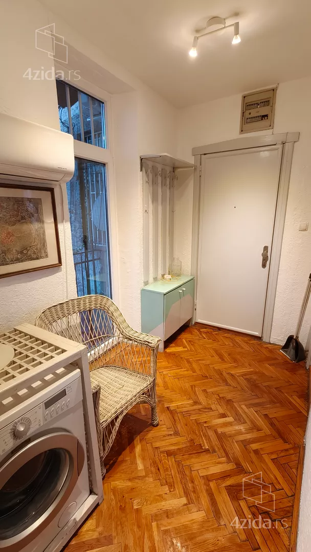 Četvoroiposoban stan | 4zida