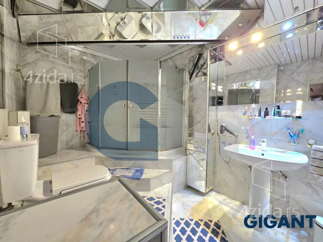 Petosoban stan | 4zida