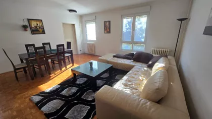 Ismeta Mujezinovića 19 | 4zida.rs