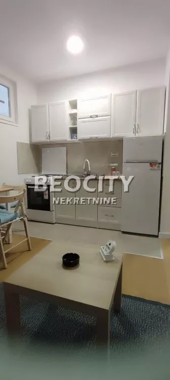 Valentina Vodnika | 4zida.rs