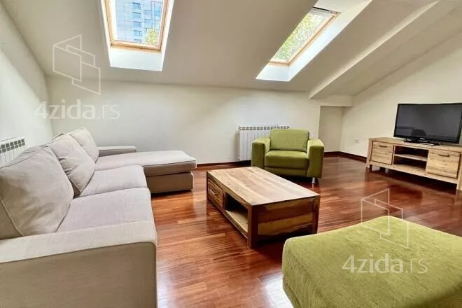 Četvoroiposoban stan | 4zida
