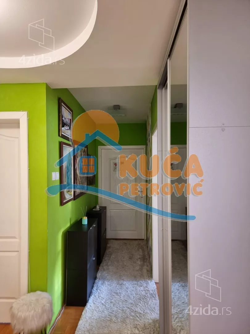 Troiposoban stan | 4zida