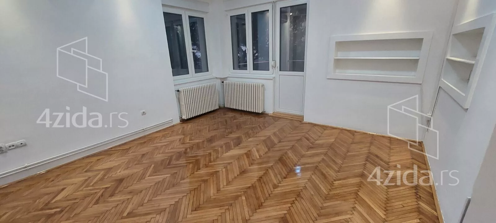 Poslovna zgrada | 4zida