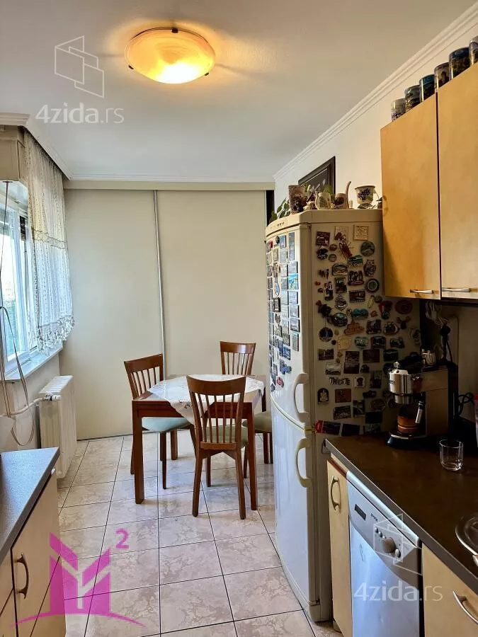 Troiposoban stan | 4zida