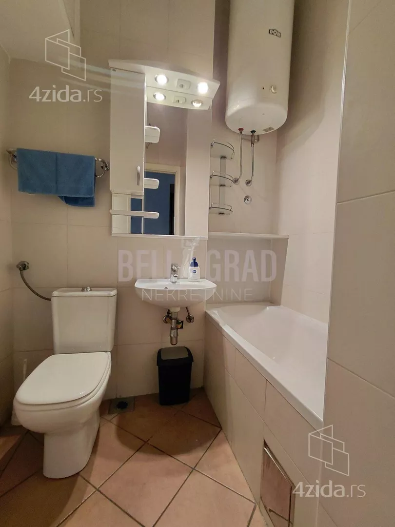 Šestosoban stan | 4zida