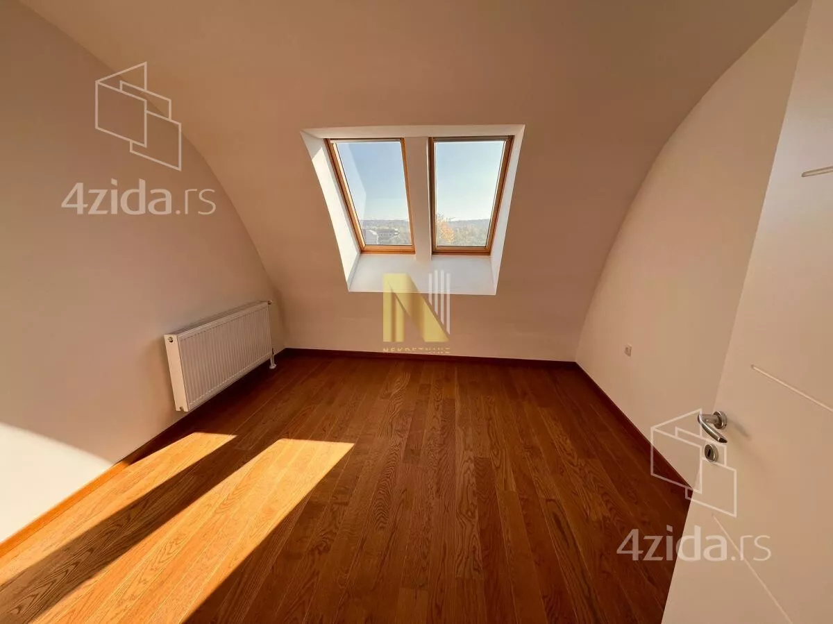 Šestosoban stan | 4zida