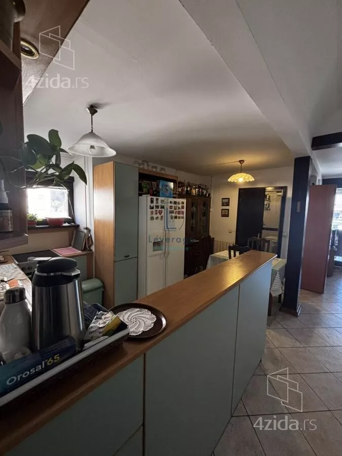 Troiposoban stan | 4zida