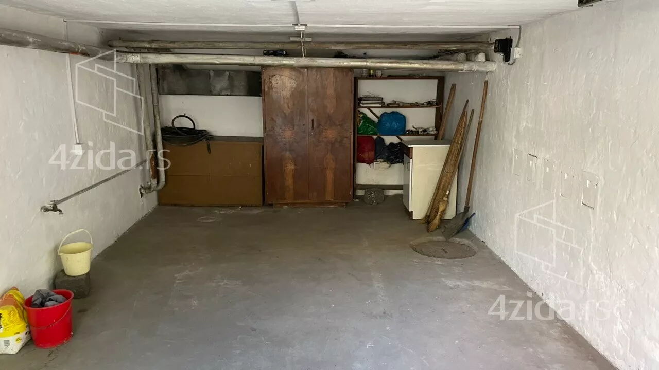 Garaža | 4zida