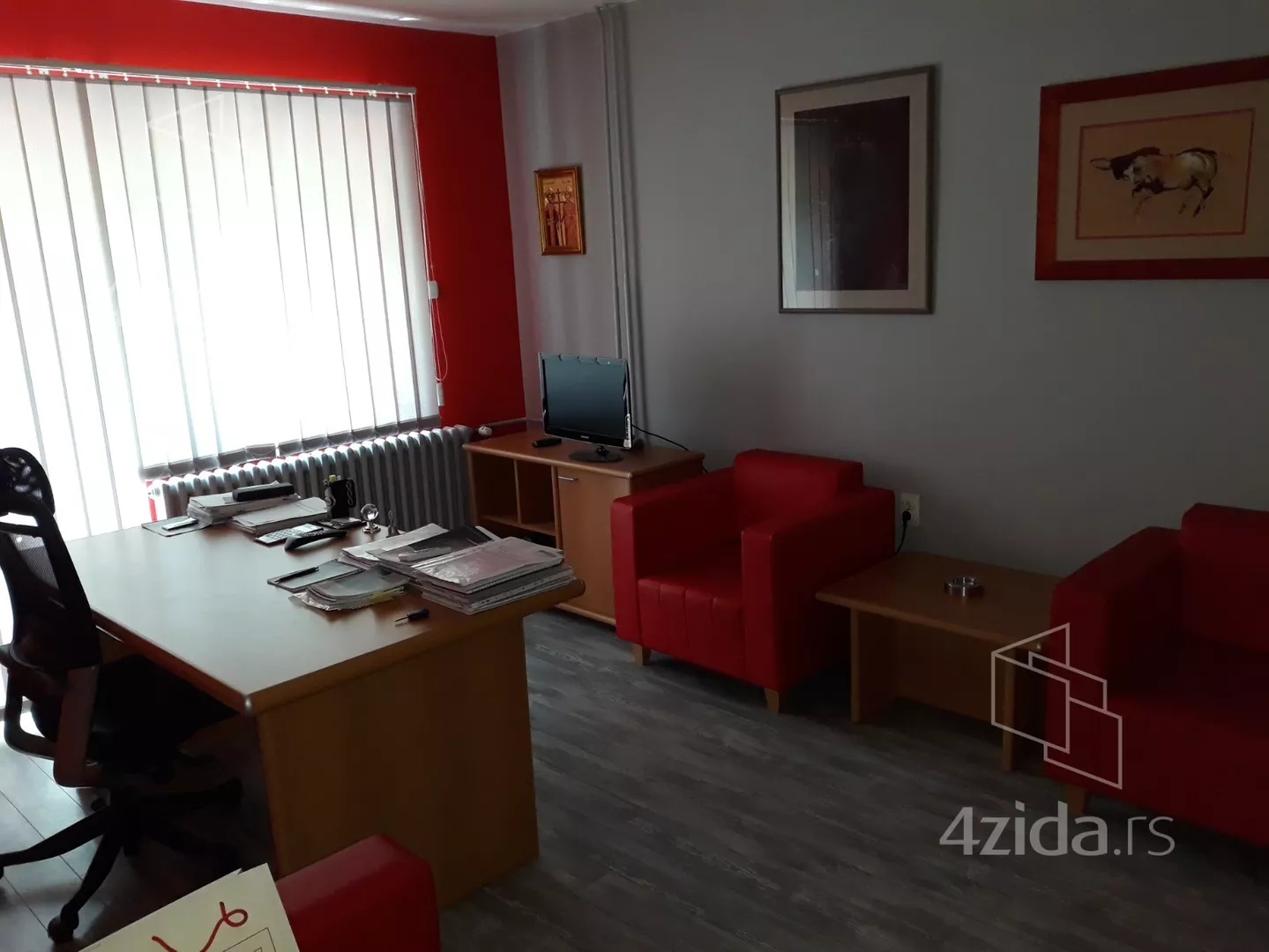 Poslovna zgrada | 4zida