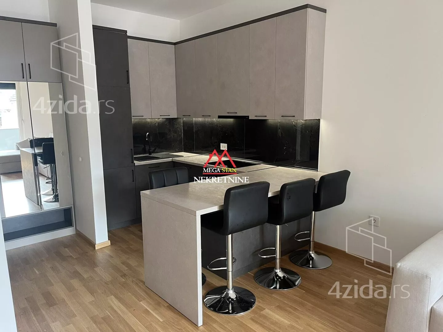 Jednoiposoban stan | 4zida