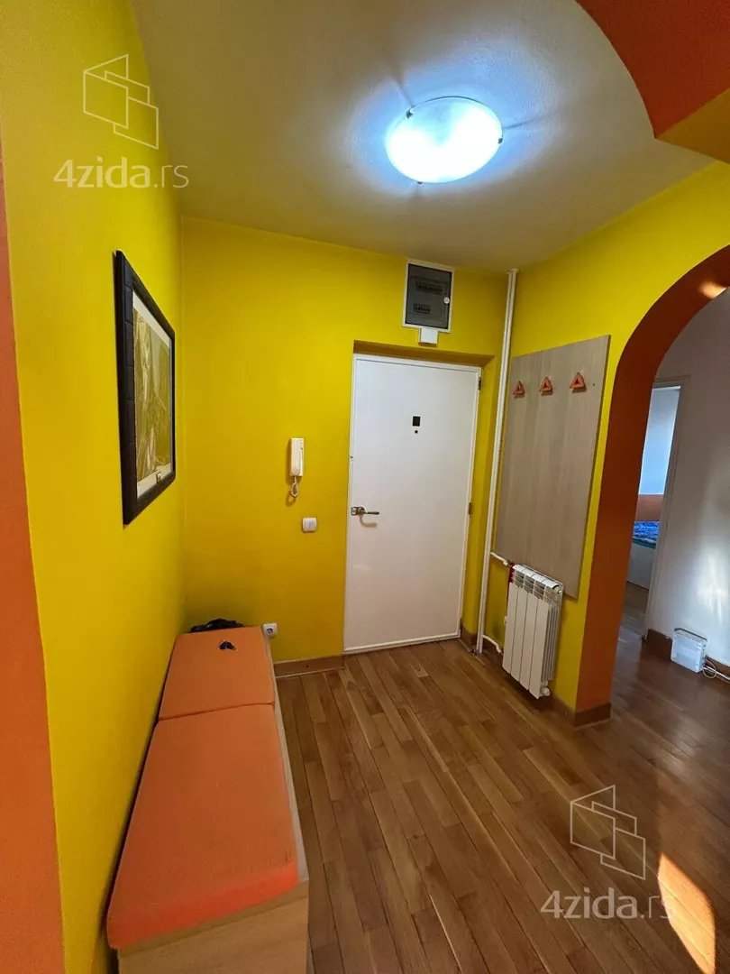 Petosoban stan | 4zida