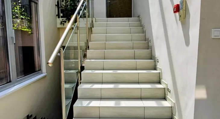 Poslovna zgrada | 4zida