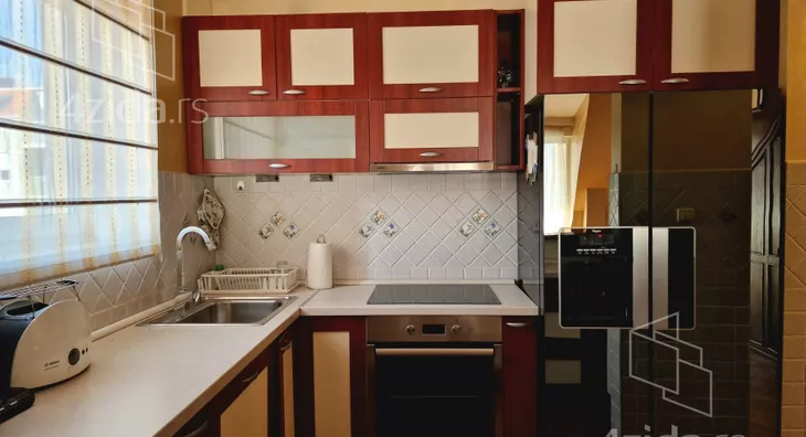 Petosoban stan | 4zida