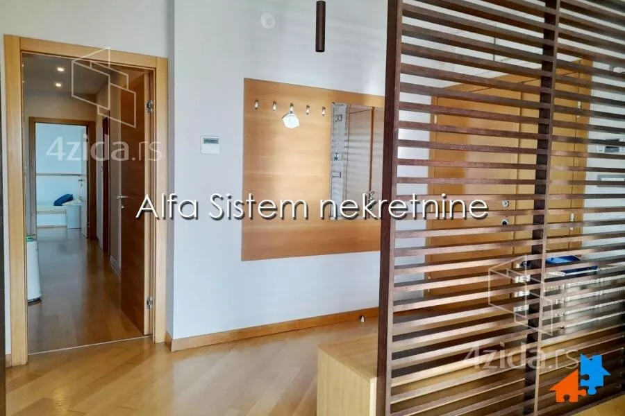 Šestosoban stan | 4zida