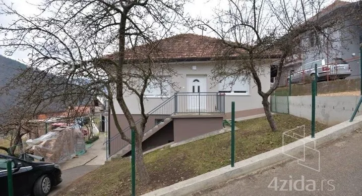 Kuća | 4zida