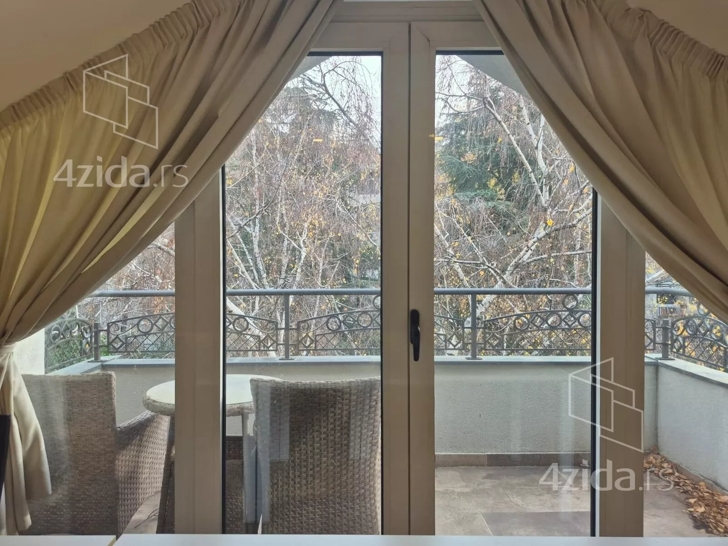 Četvoroiposoban stan | 4zida