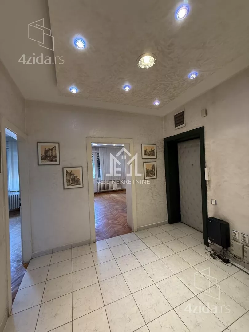 Fotografija stana 2 od 25
